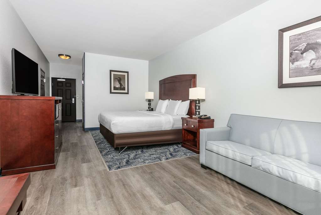 LA QUINTA INN STE FT WORTH NE MALL-guestroom-Guest Room,On-Site.jpg