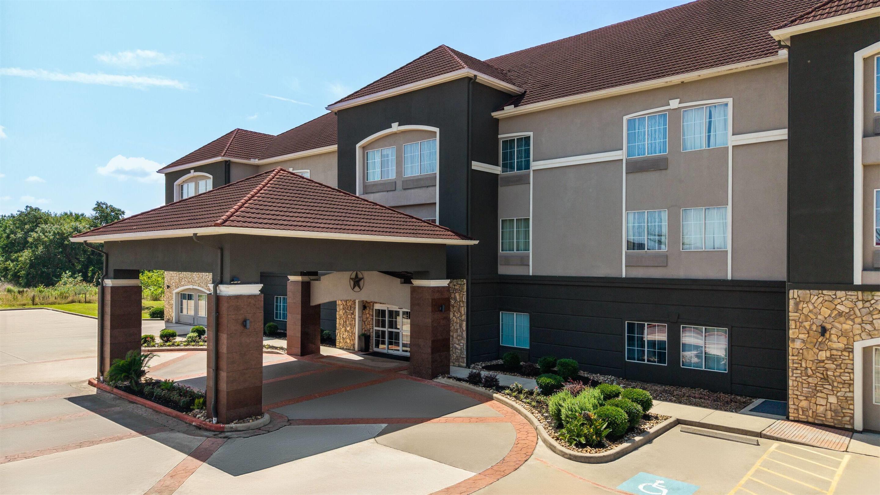 Exterior | La Quinta Inn & Suites by Wyndham-Brookshire-West Katy