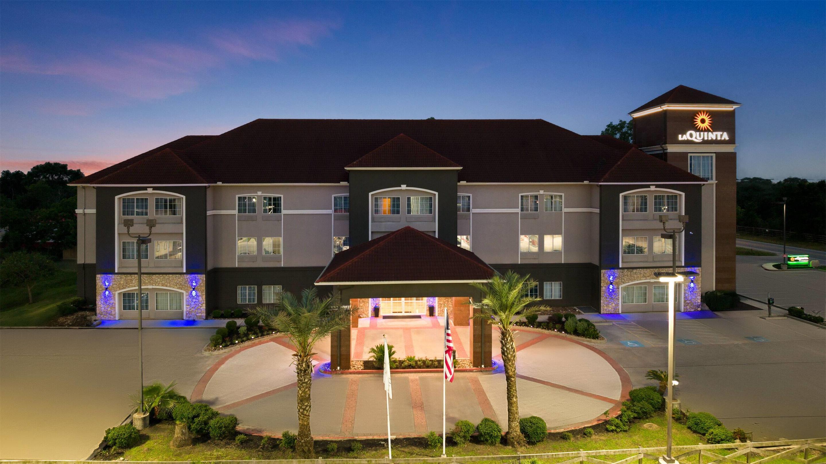 Exterior | La Quinta Inn & Suites by Wyndham-Brookshire-West Katy