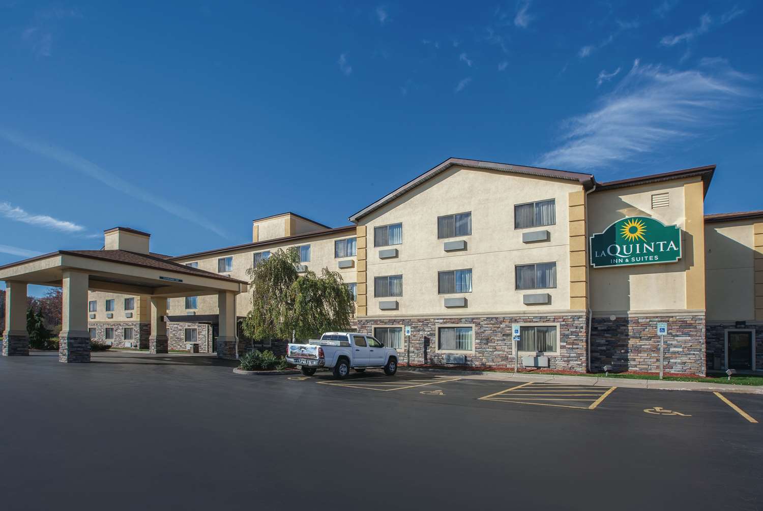 La Quinta Inn & Suites Erie, PA See Discounts