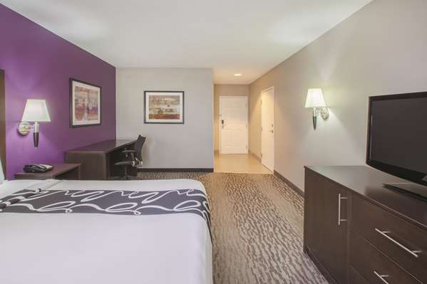  - La Quinta Inn & Suites Erie - I-90, Exit 27