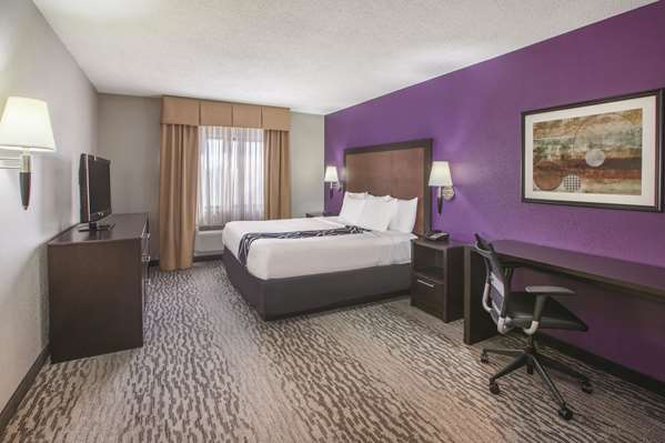  - La Quinta Inn & Suites Erie - I-90, Exit 27