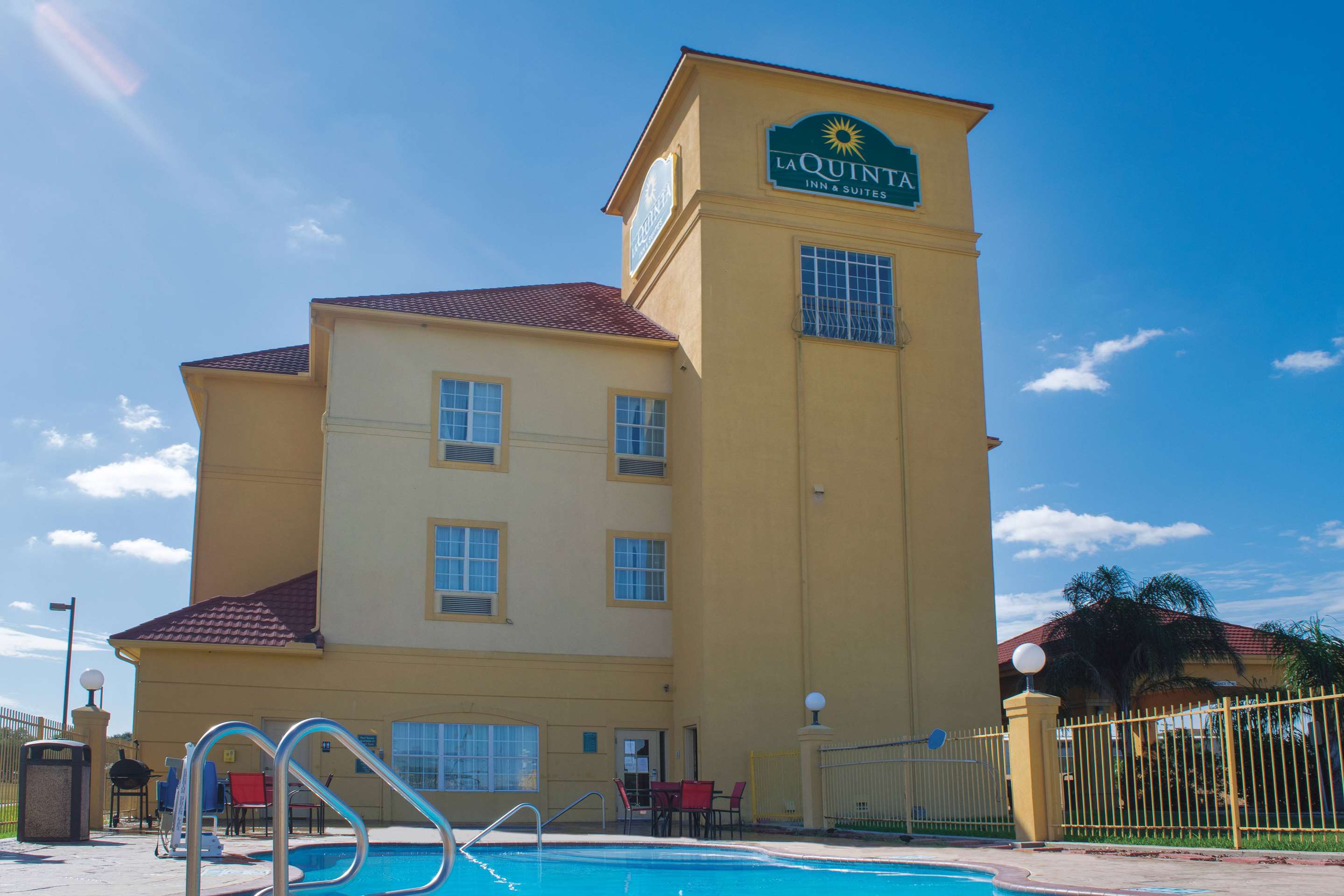 Exterior | La Quinta Inn & Suites by Wyndham Alice