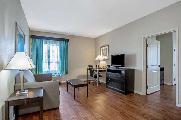 Suite - La Quinta Inn & Suites Parkway Panama City Beach