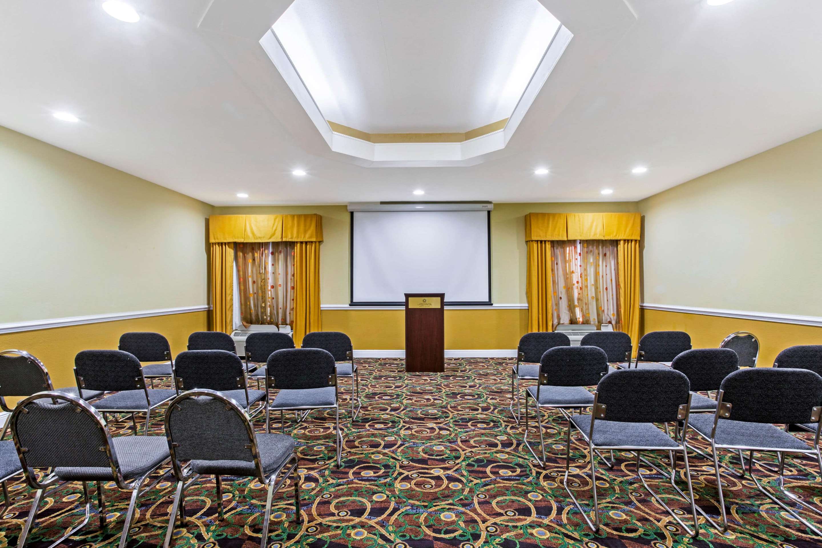Meeting Room | La Quinta Inn & Suites by Wyndham Mobile Satsuma / Saraland