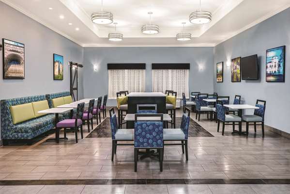  - La Quinta Inn & Suites Dominion San Antonio - I-10, Exit 550