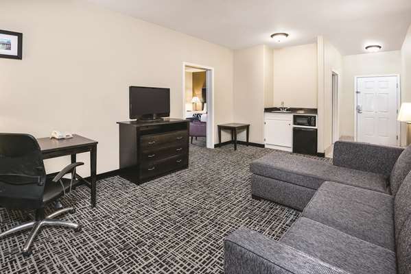 Suite - La Quinta Inn & Suites Dominion San Antonio - I-10, Exit 550
