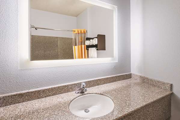  - La Quinta Inn & Suites Dominion San Antonio - I-10, Exit 550