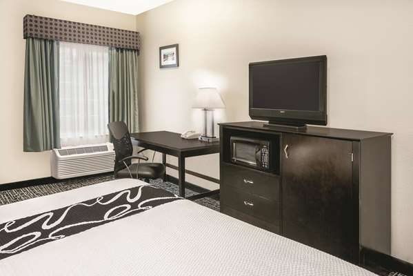  - La Quinta Inn & Suites Dominion San Antonio - I-10, Exit 550