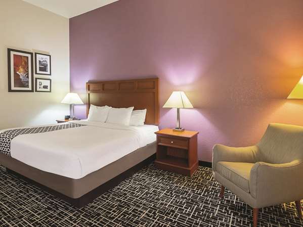  - La Quinta Inn & Suites Bowling Green - I-65, Exit 22