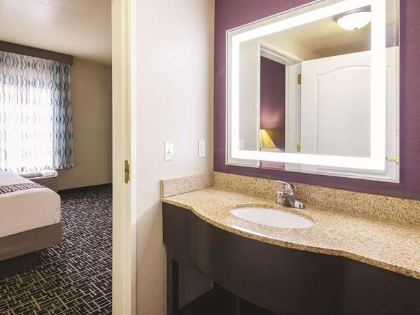 Suite - La Quinta Inn & Suites Bowling Green - I-65, Exit 22