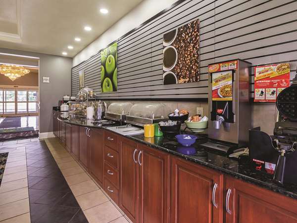  - La Quinta Inn & Suites Bowling Green - I-65, Exit 22