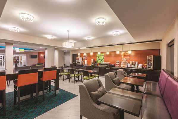  - La Quinta Inn & Suites Airport Humble