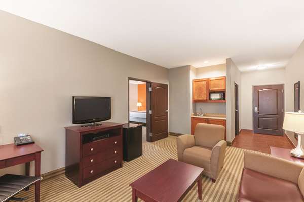 Suite - La Quinta Inn & Suites Airport Humble