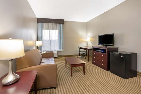 Suite - La Quinta Inn & Suites Airport Humble