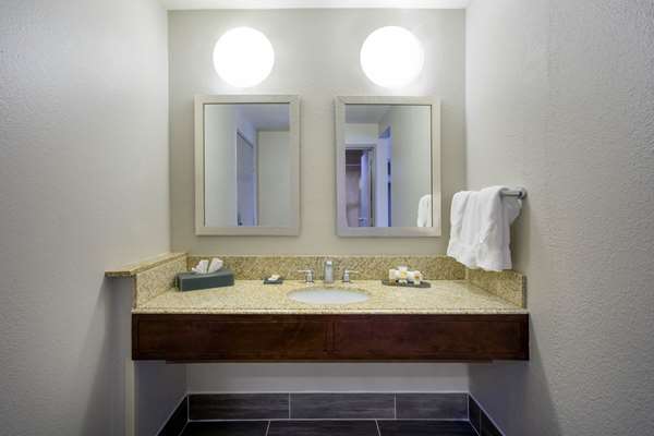  - La Quinta Inn Salem - I-81, Exit 141