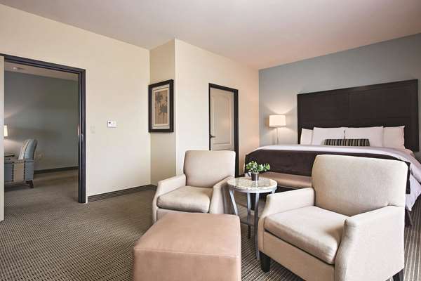 Suite - La Quinta Inn & Suites Euless