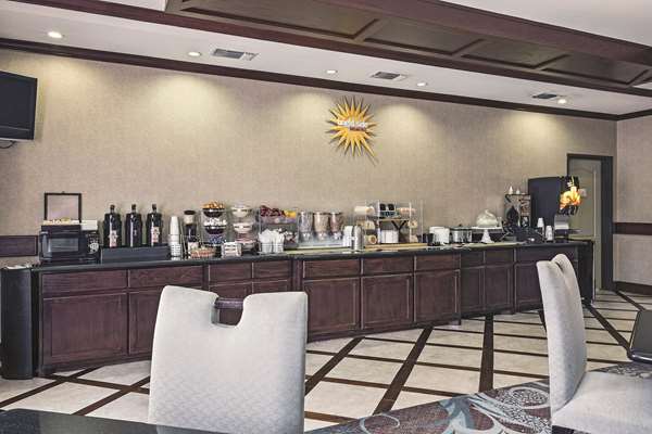  - La Quinta Inn & Suites Euless