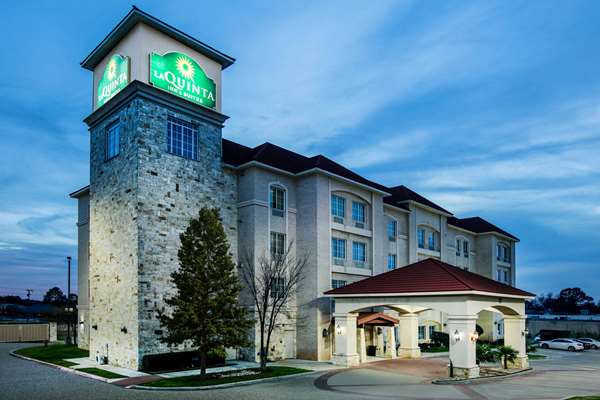 Exterior view - La Quinta Inn & Suites Euless