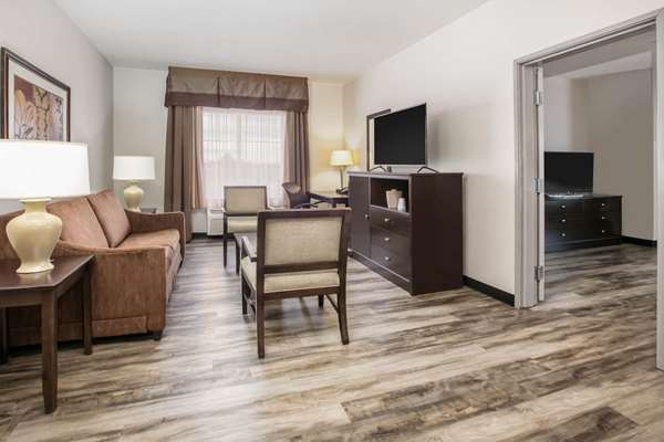 Suite - La Quinta Inn & Suites Euless