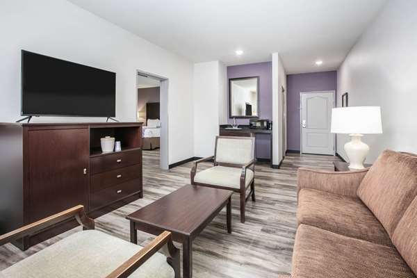 Suite - La Quinta Inn & Suites Euless
