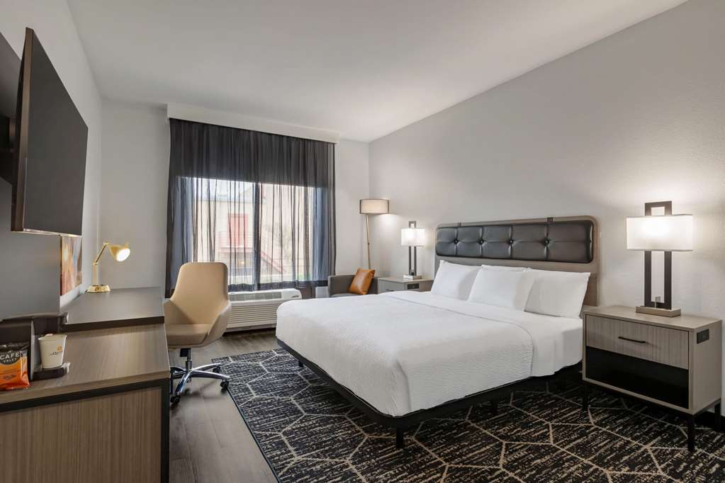 LA QUINTA INN STE DOTHAN-guestroom-Guest Room,On-Site.jpg