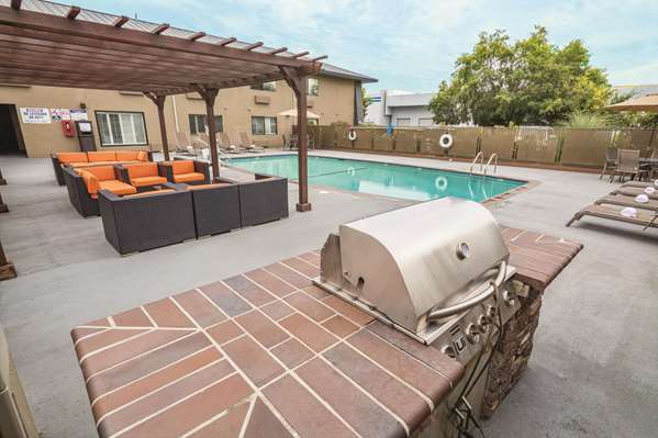 Pool - La Quinta Inn Airport San Jose