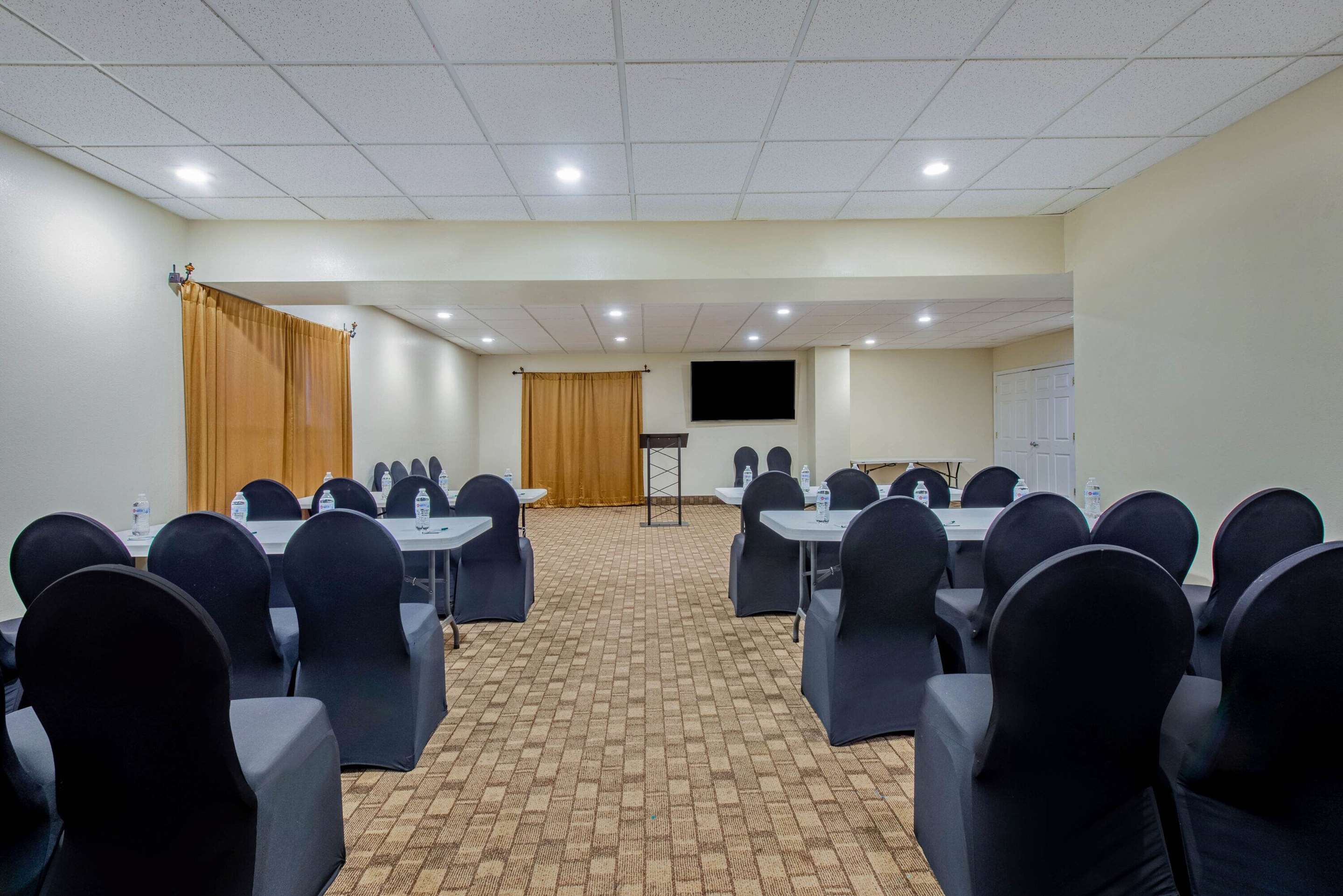 Meeting Room | La Quinta Inn & Suites by Wyndham Lexington Park - Patuxent