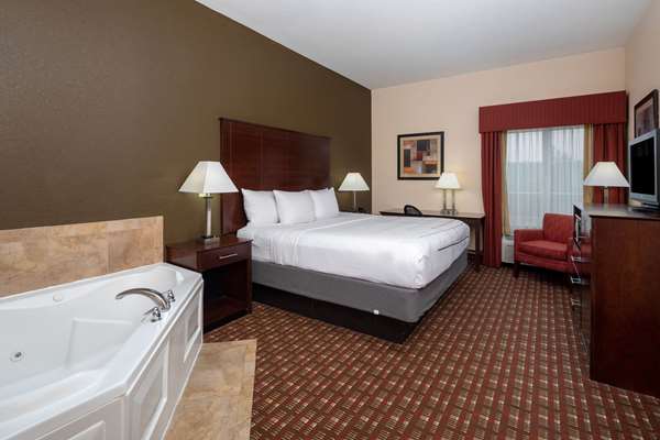 Suite - La Quinta Inn & Suites West Macon - I-475, Exit 3