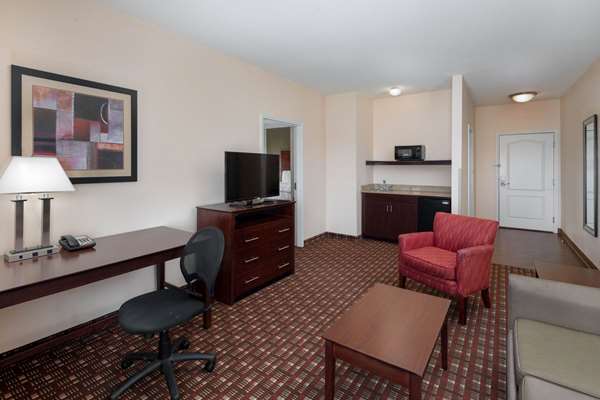 Suite - La Quinta Inn & Suites West Macon - I-475, Exit 3