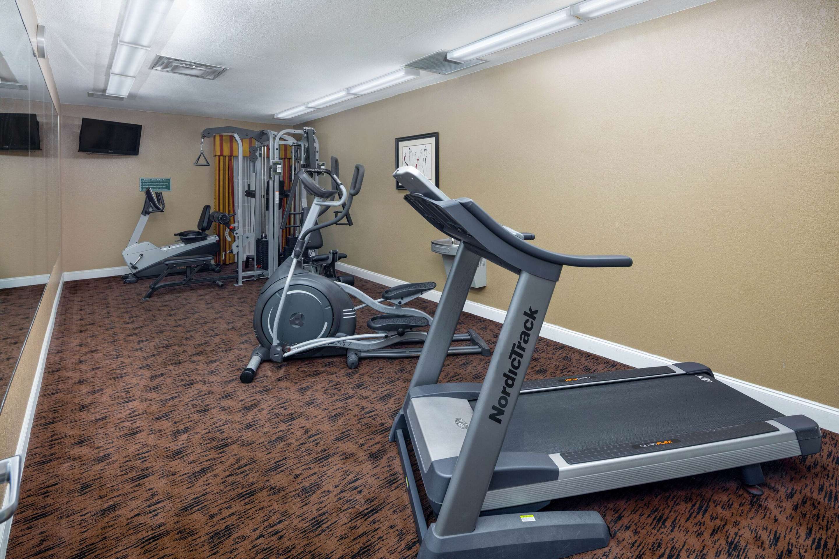 Health club fitness center gym | La Quinta Inn & Suites by Wyndham Macon West