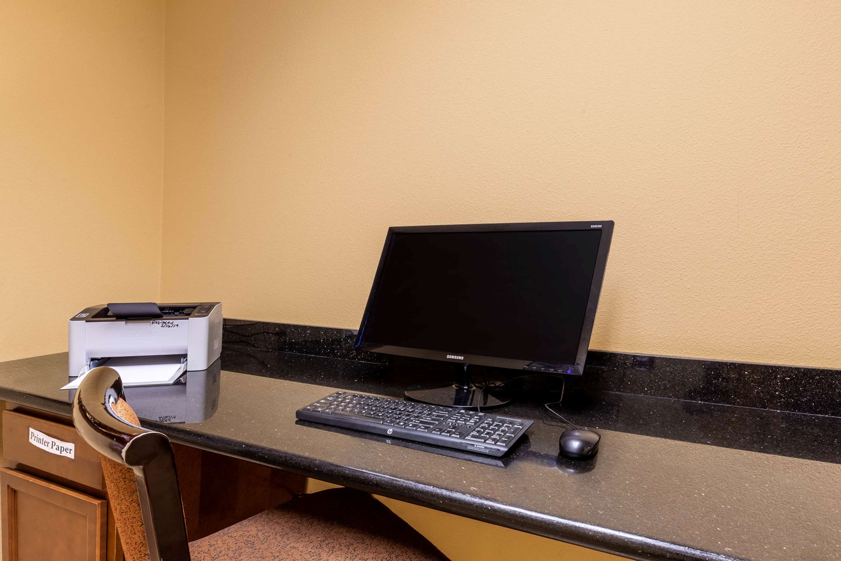 Business Center | La Quinta by Wyndham Vancouver