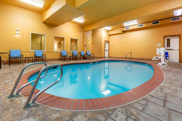 Pool - La Quinta Inn & Suites Vancouver - I-205, Exit 36