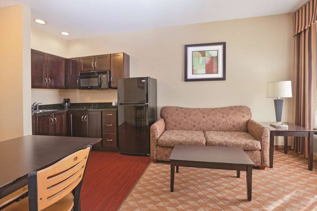LA QUINTA INN STE LEXINGTON SOUTH-guestroom-Guest Room,Suite,On-Site.jpg