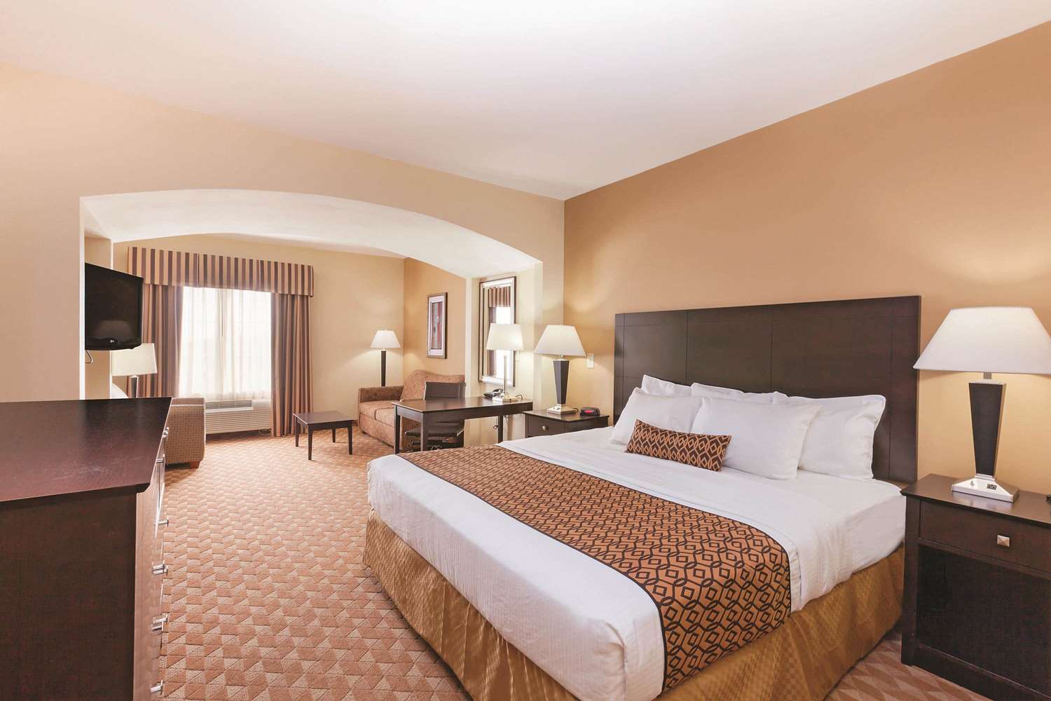 La Quinta Inn & Suites South Lexington I75, Exit 104, KY See Discounts