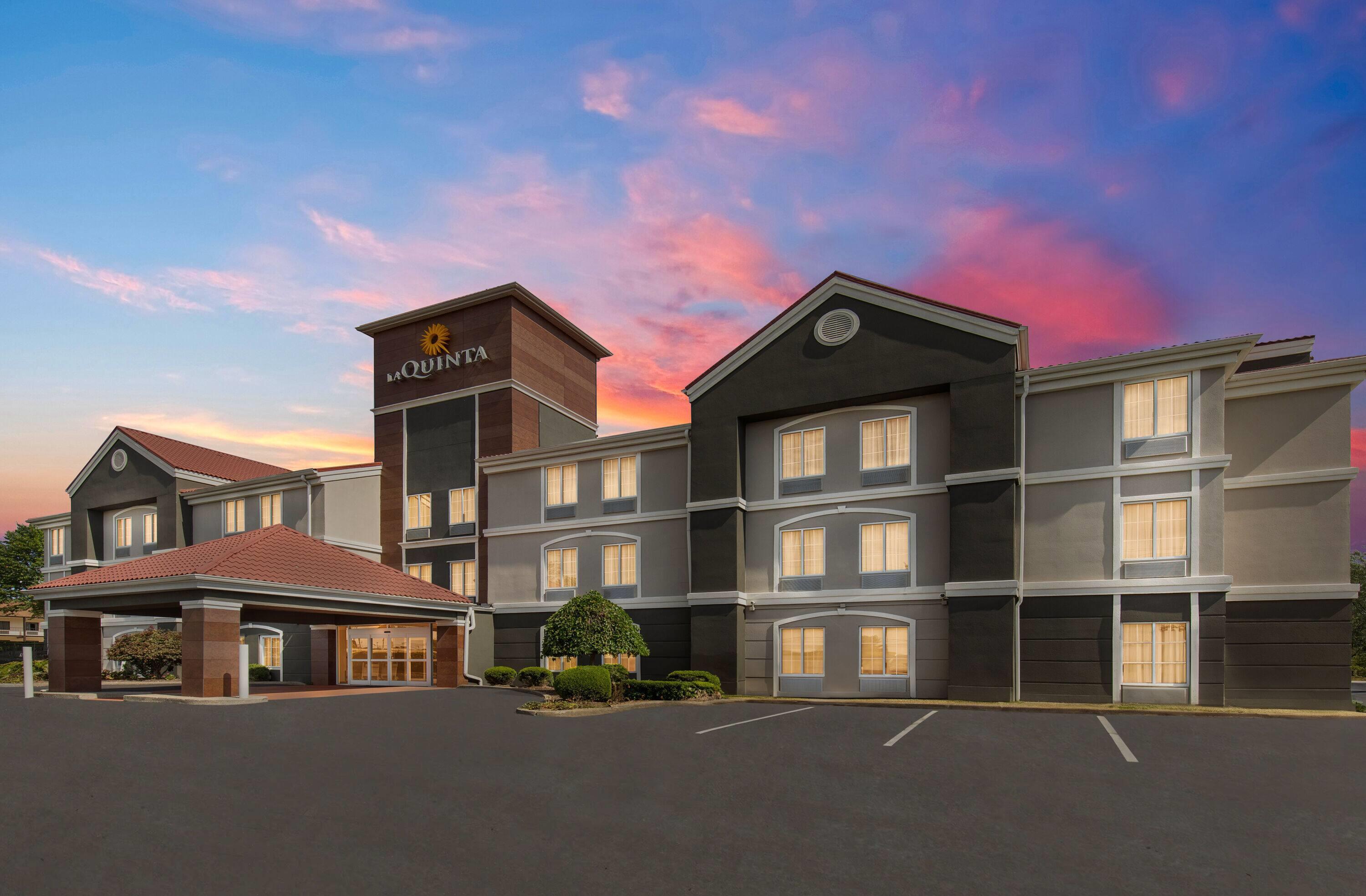 Exterior | La Quinta by Wyndham Lexington South / Hamburg