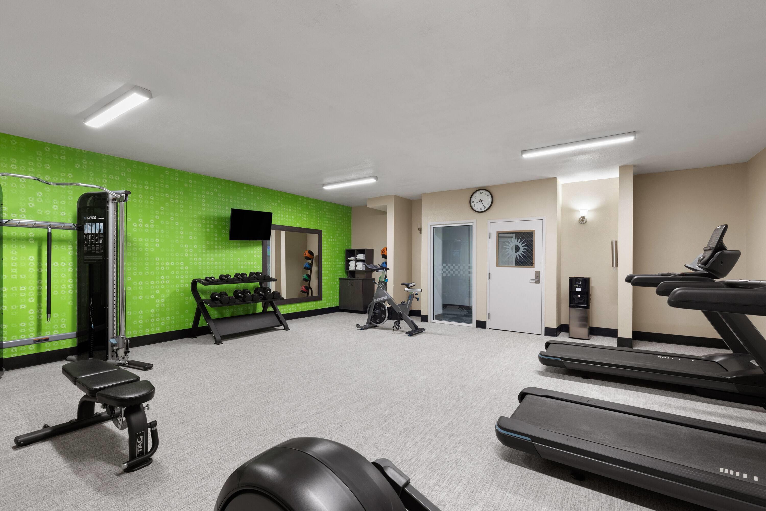 Health club fitness center gym | La Quinta by Wyndham Lexington South / Hamburg