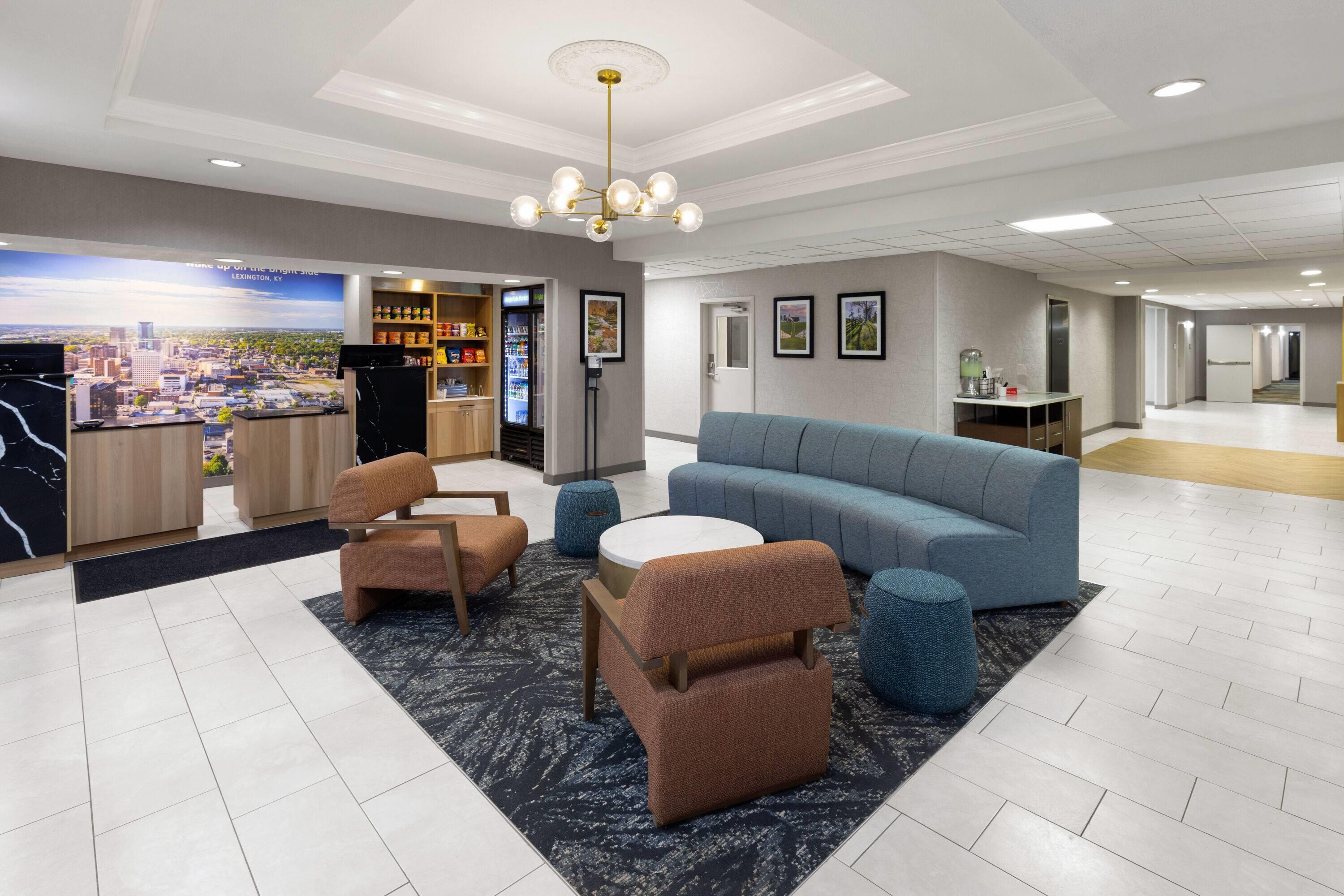 Lobby | La Quinta by Wyndham Lexington South / Hamburg