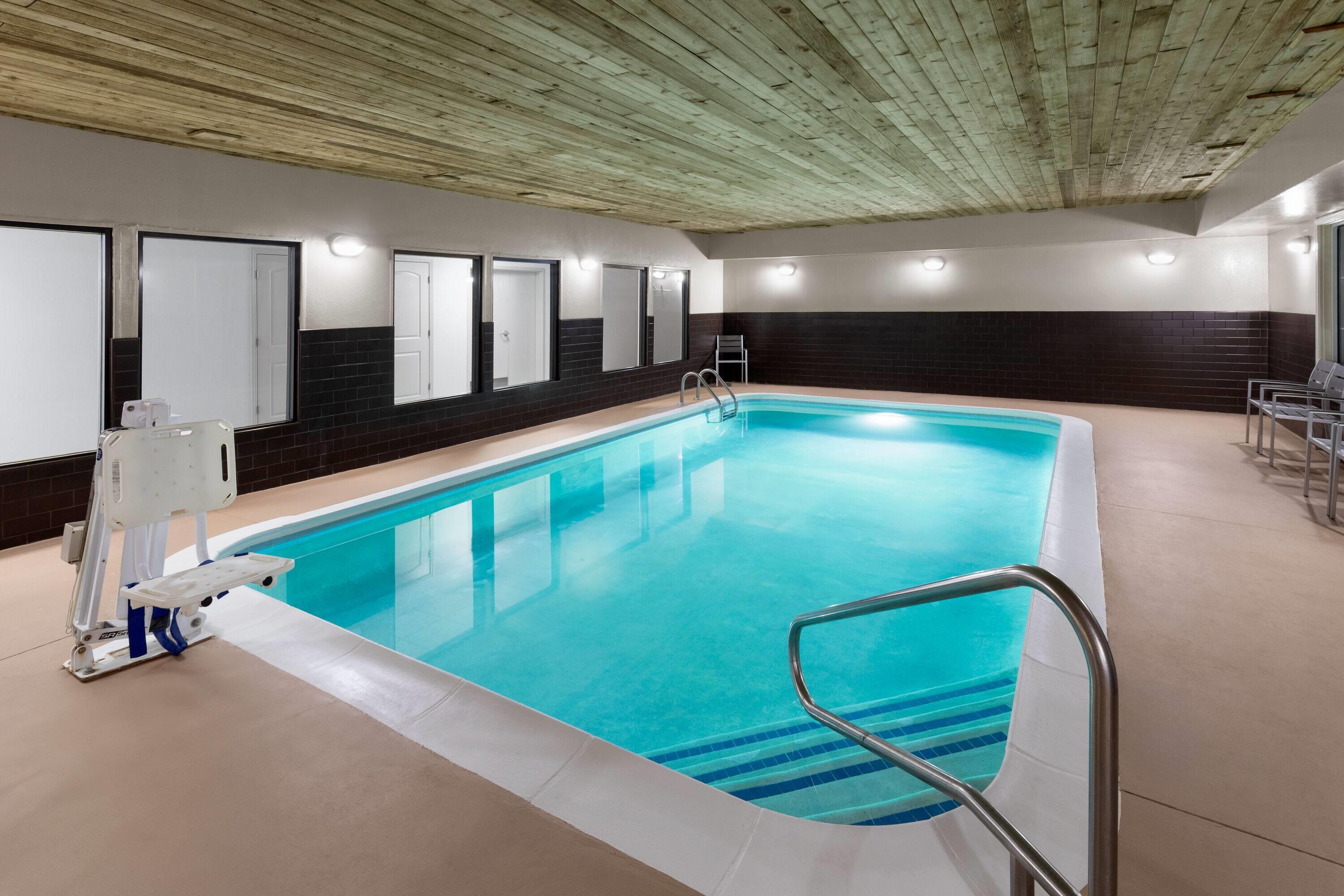 Pool - indoor | La Quinta by Wyndham Lexington South / Hamburg