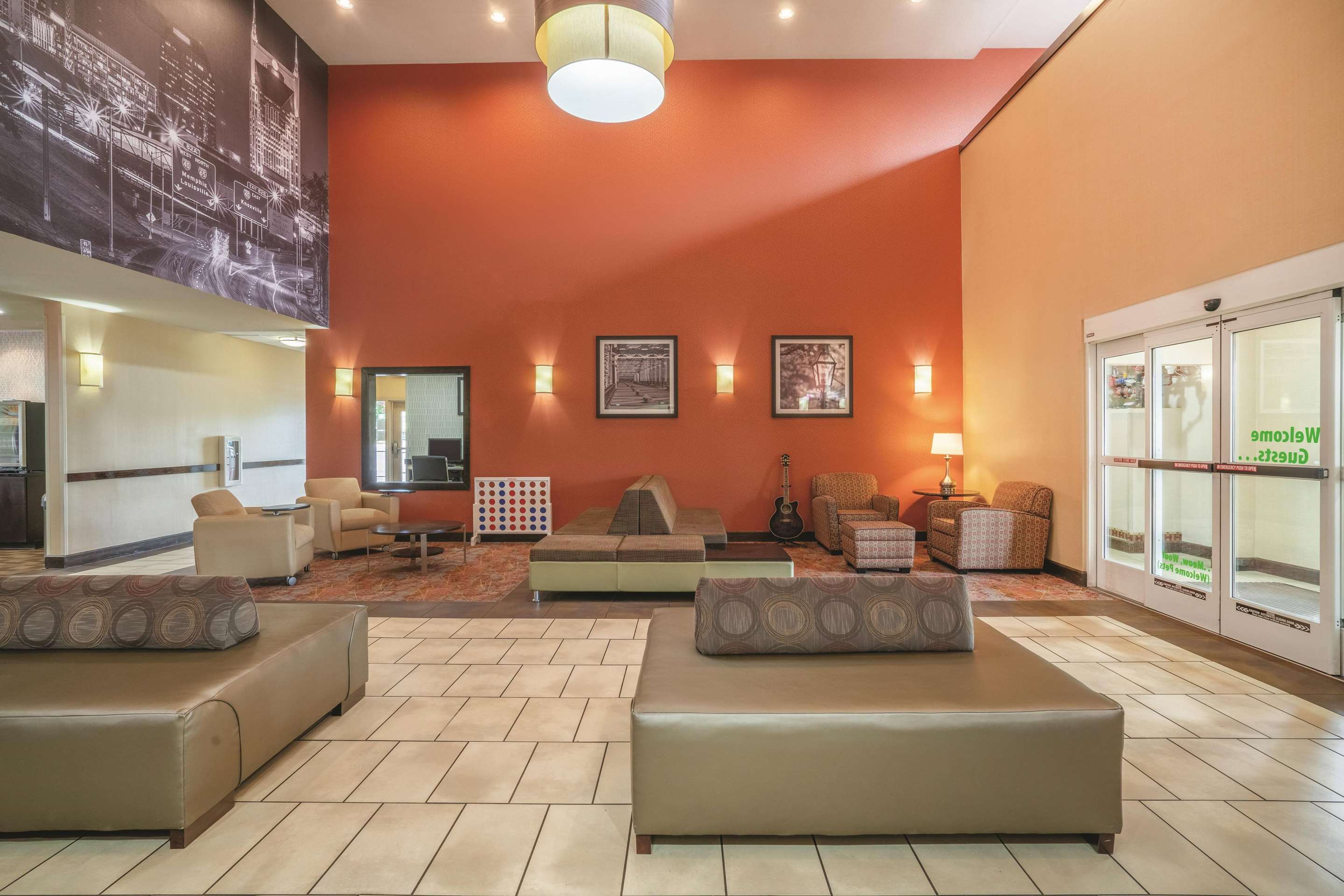Lobby | La Quinta Inn & Suites by Wyndham Smyrna TN - Nashville