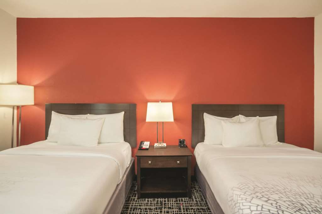LA QUINTA INN STE SMYRNA NASHVILLE-guestroom-Guest Room,On-Site.jpg