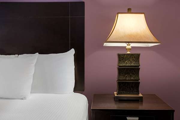  - La Quinta Inn & Suites Lumberton