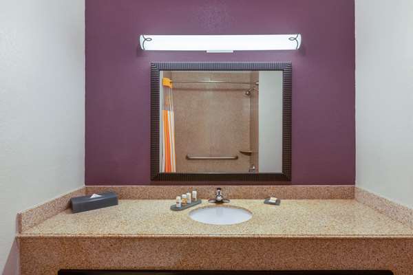  - La Quinta Inn & Suites Lumberton