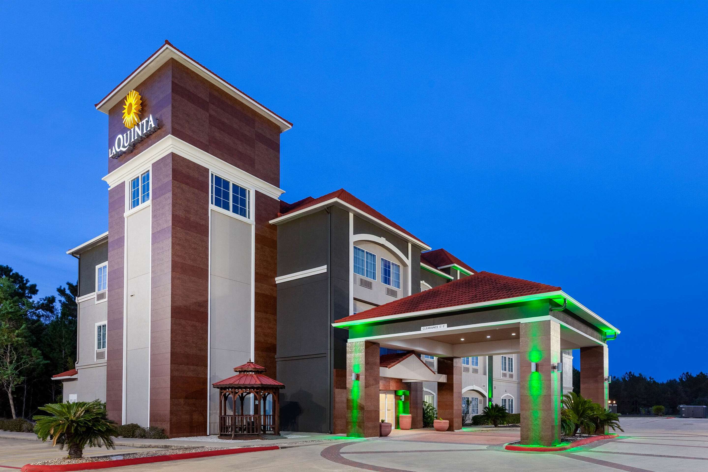 Exterior | La Quinta Inn & Suites by Wyndham Lumberton