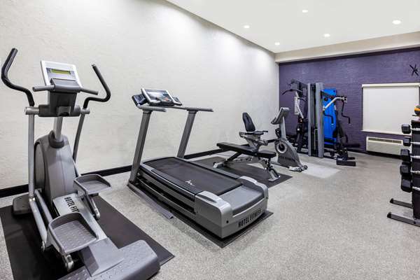 Fitness/ Exercise Room - La Quinta Inn & Suites Lumberton