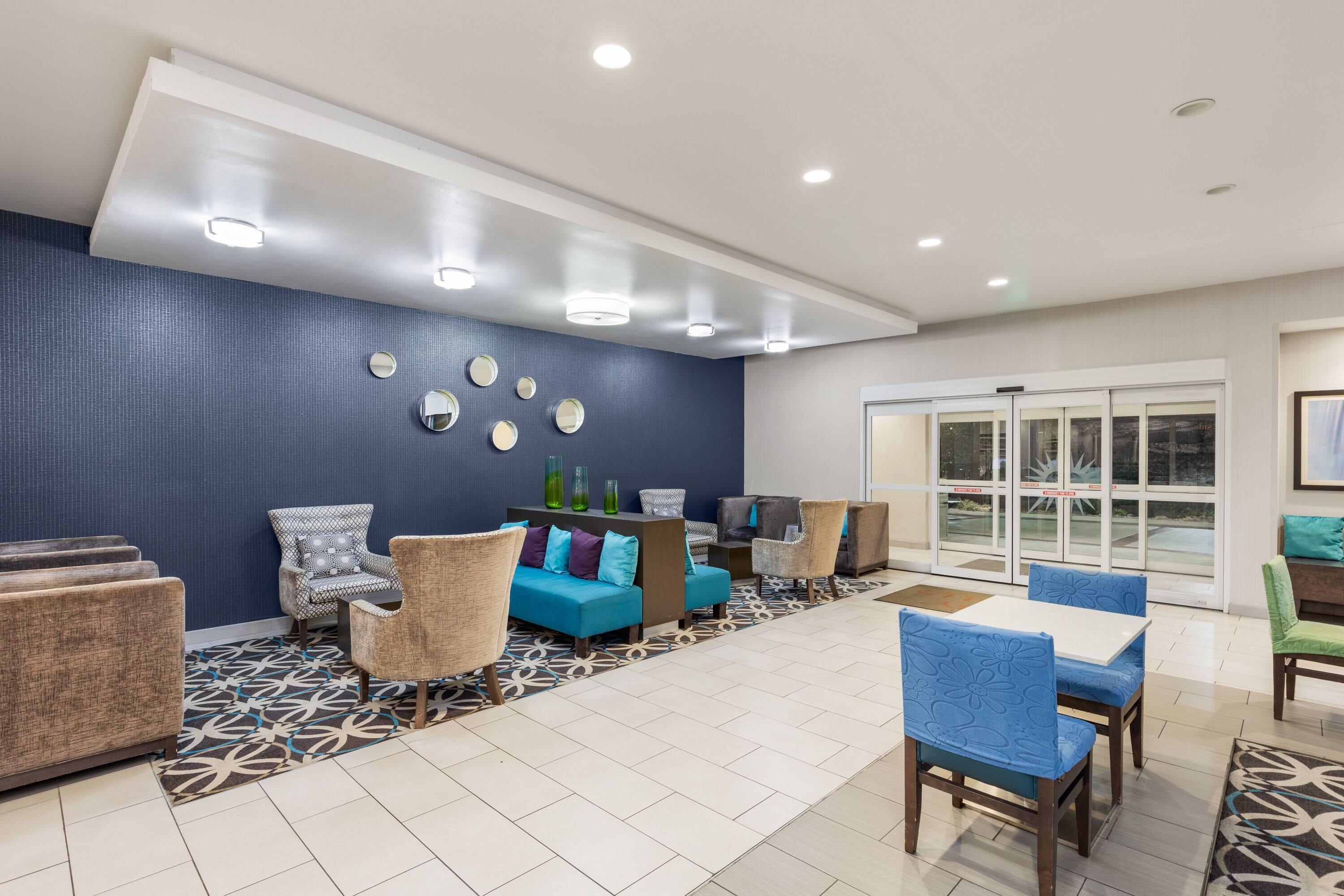 Lobby | La Quinta by Wyndham Chattanooga - Lookout Mtn