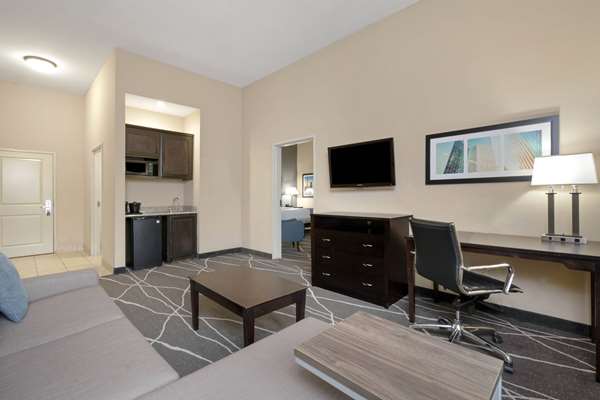 Suite - La Quinta Inn & Suites Energy Corridor Houston
