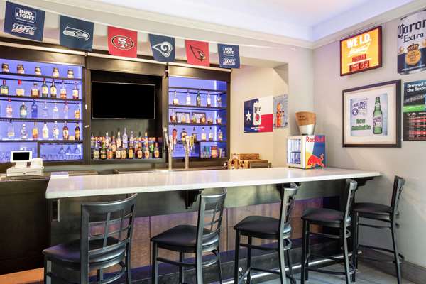 Bar - La Quinta Inn & Suites Raymondville
