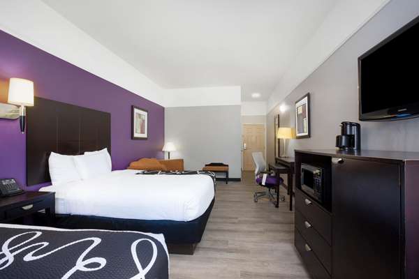  - La Quinta Inn & Suites Raymondville