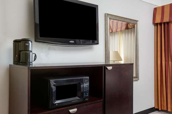  - La Quinta Inn & Suites Raymondville